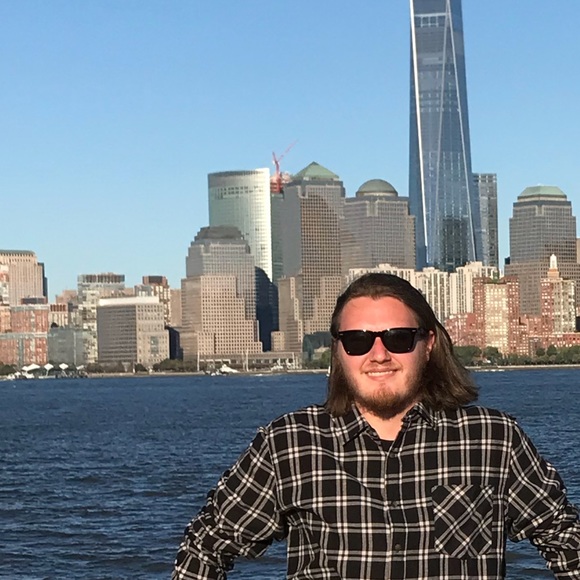 Profile Picture of Andrew Bartko (@andrewbartko) on Poshmark