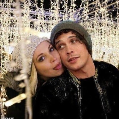 Profile Picture of The 100  ❤️ ❤️ (@JakumLilou) on Twitter