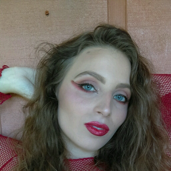 Profile Picture of Cheyenne Helfrich (@cheykat101) on Poshmark