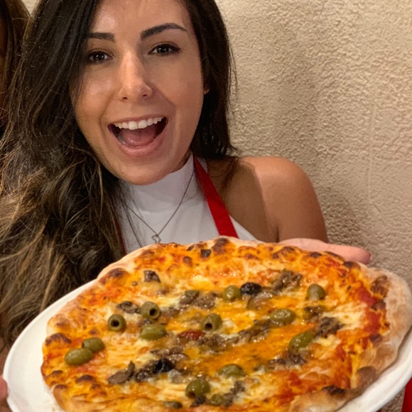 Profile Picture of Felisha Cachoo (@hi_felisha_c) on Poshmark