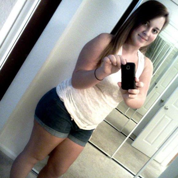 Profile Picture of Kelsey Swensen (@kelsey10210) on Poshmark