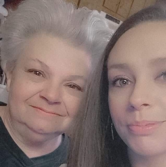 Profile Picture of Angie Barneycastle (@purple110164) on Poshmark