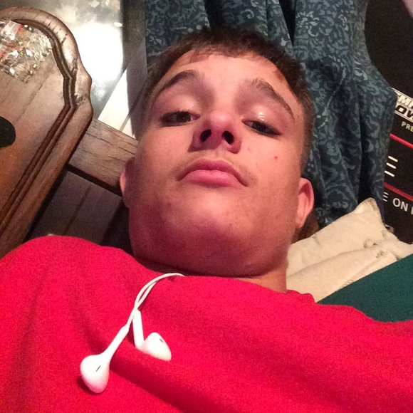 Profile Picture of Mathew Youree (@mathewyouree) on Poshmark