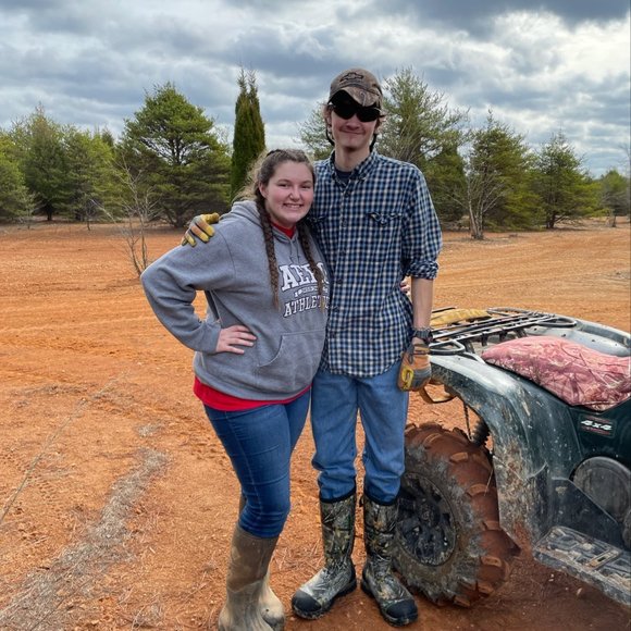 Profile Picture of Ariel Haynes (@arielhaynes282) on Poshmark