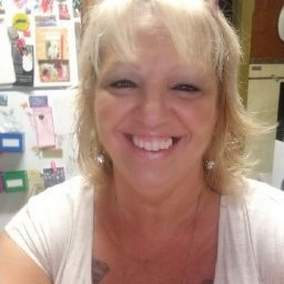 Profile Picture of Shirley Kulesza (@shirleykulesza) on Poshmark