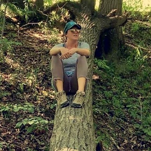 Profile Picture of Lisa Weldon (@lmw3189) on Poshmark