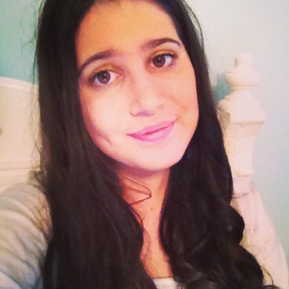 Profile Picture of Devin Leonard (@devinmikayla) on Poshmark
