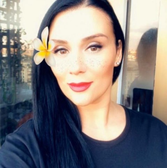 Profile Picture of Lily Batum (@misslily81) on Poshmark