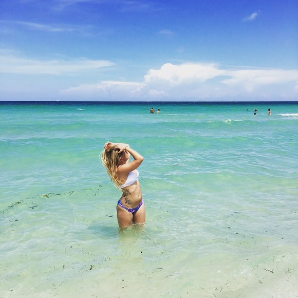 Profile Picture of Alyssa Sheckler (@alyssa_2995) on Poshmark