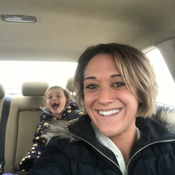 Profile Picture of Amanda Mazuca (@amandanazuca) on Poshmark