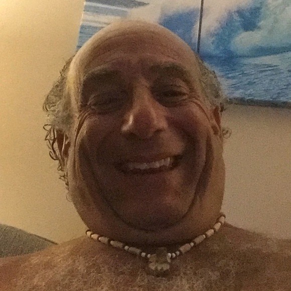 Profile Picture of Stuart Zeidman (@szeidman) on Poshmark