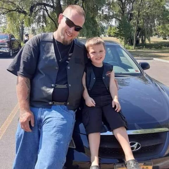 Profile Picture of Alexander Hockenberry (@alexanderhocken) on Poshmark