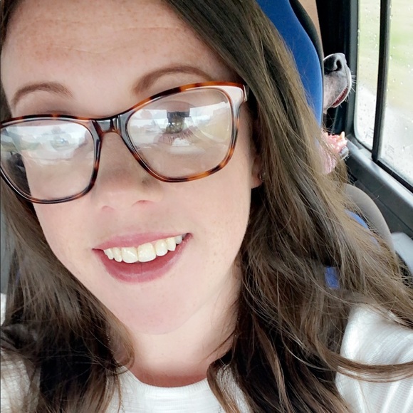 Profile Picture of Cora Ferrell (@cora_trainer) on Poshmark