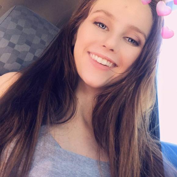 Profile Picture of Alex Wells (@taylerwells) on Poshmark