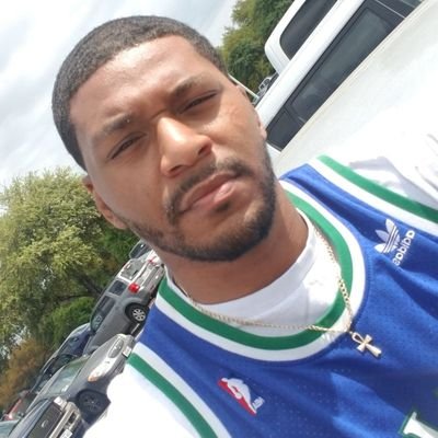 Profile Picture of Quinton Bradley (@Qbeasy43) on Twitter