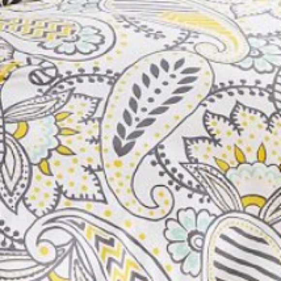 Profile Picture of Annesleigh Ogletree (@annesj) on Poshmark