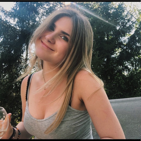 Dylan Bitensky - Poshmark Profile Picture of Dylan Bitensky (@dylanbitensky) on Poshmark