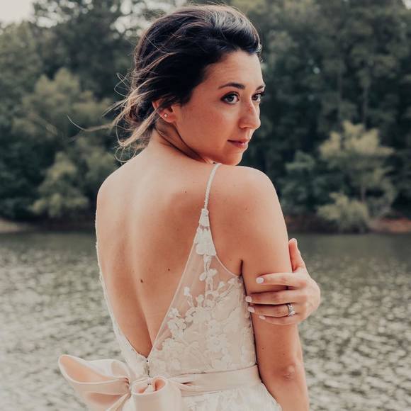 Profile Picture of Jillian Turner (@jturn123) on Poshmark