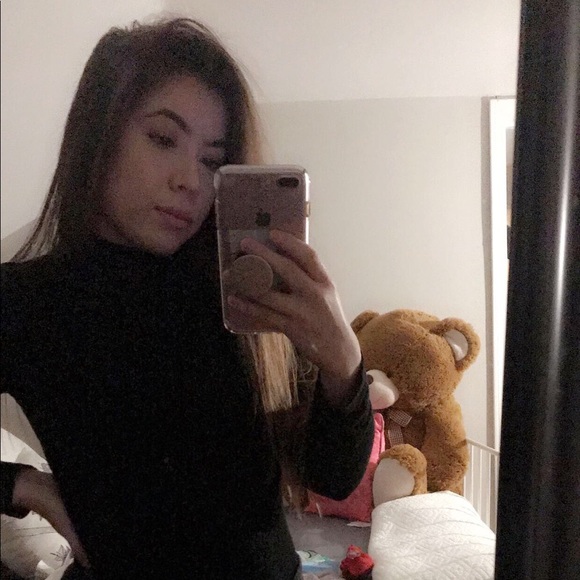 Profile Picture of Julissa Lugo (@julissalugo) on Poshmark