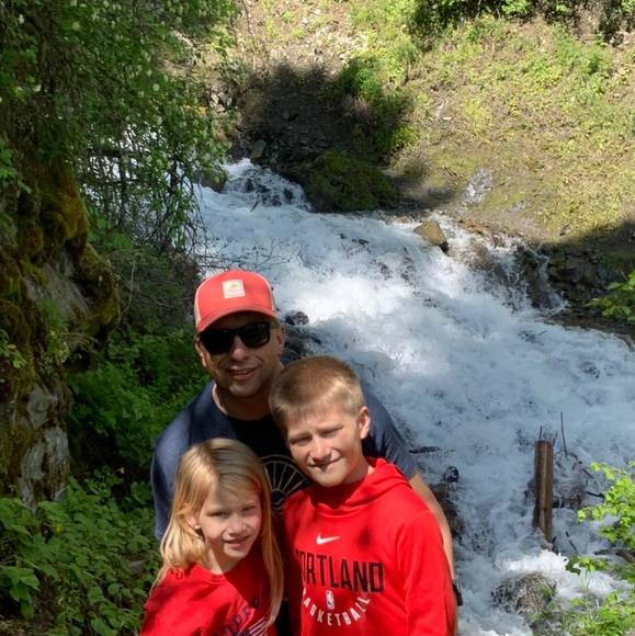 Profile Picture of Joe Kurth (@jfkurth) on Poshmark