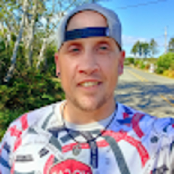 Profile Picture of Mark Hendrix (@markehendrix86) on Poshmark