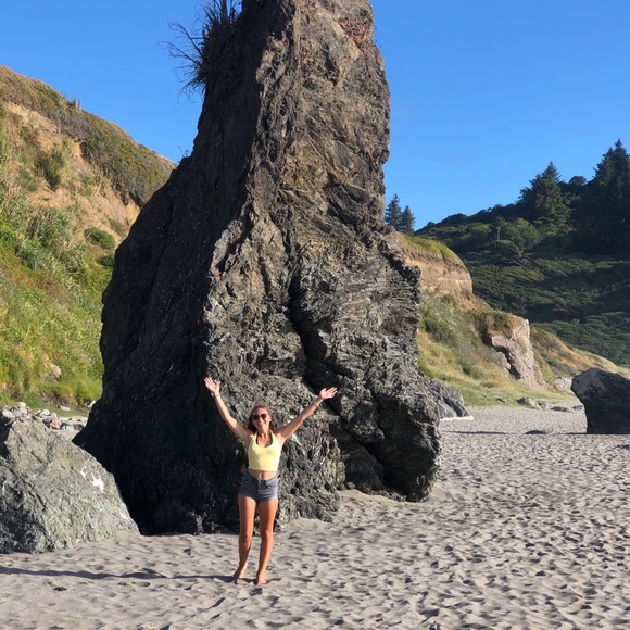 Profile Picture of Emmas Sease (@elsease42) on Poshmark