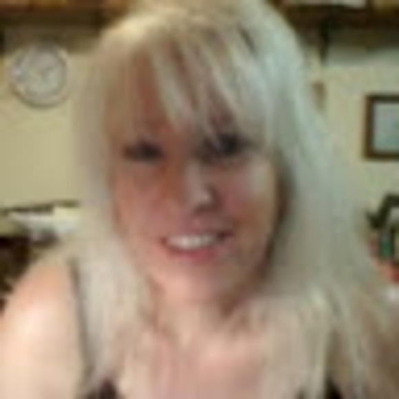 Profile Picture of Julie Rubner (@osvoldja) on Poshmark