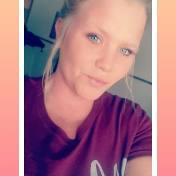 Profile Picture of Kristin Diderrich (@krissymd30) on Poshmark