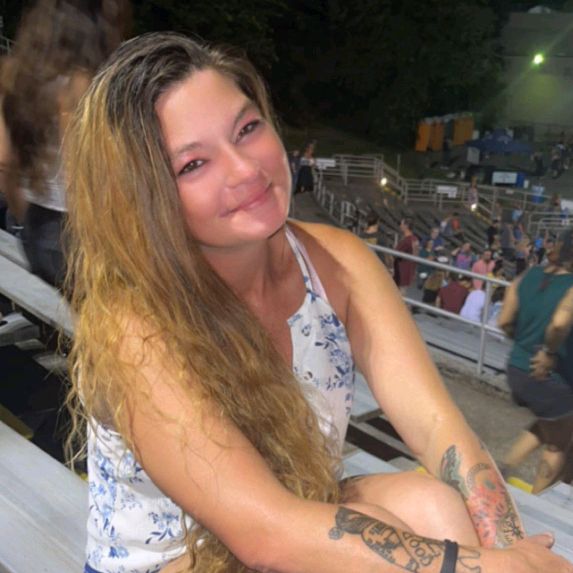 Profile Picture of Christina (@christinaclabough1368) on Tiktok