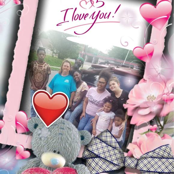 Profile Picture of Amy Chandler (@amycanull3) on Poshmark