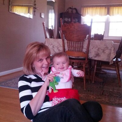 Profile Picture of Eileen Barrett (@grottochick) on Twitter