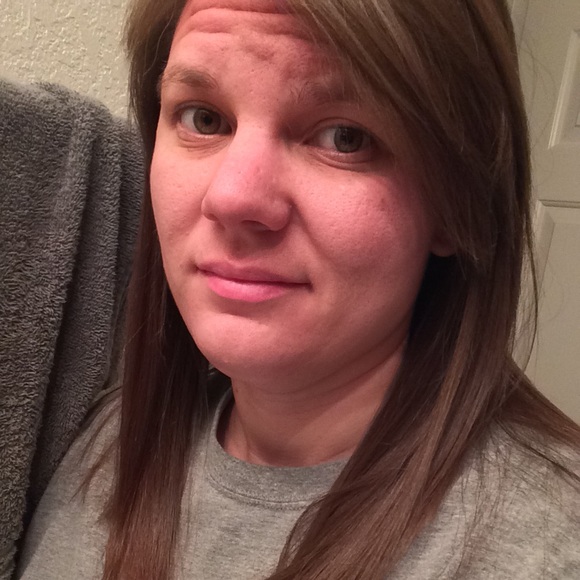 Profile Picture of Susan Hackett (@suseh87) on Poshmark