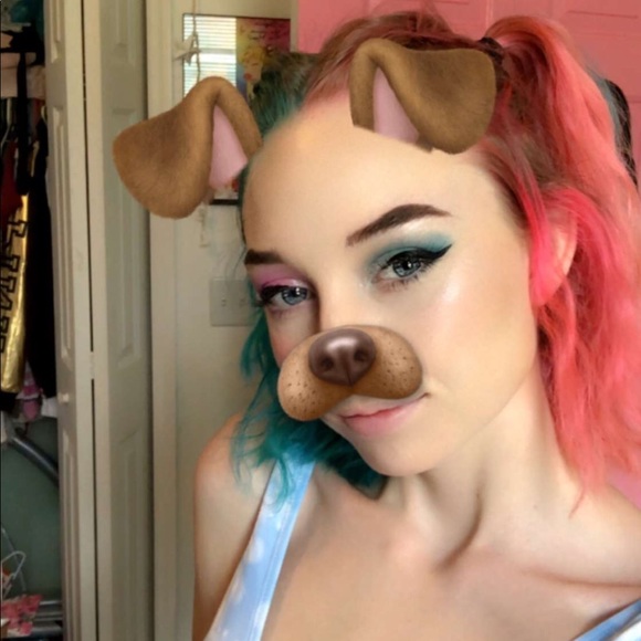 Profile Picture of Sophie Keller (@skeller986) on Poshmark