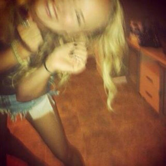 Profile Picture of Tori Gardner (@torigardner) on Poshmark