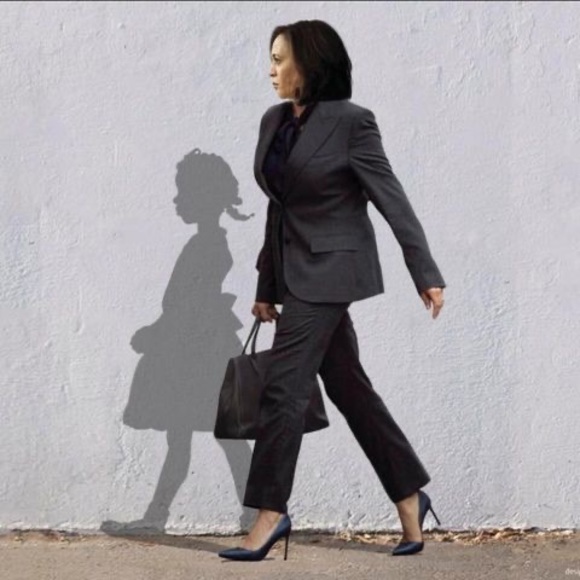 Profile Picture of Jennifer Hornberger (@jhornbergerhftf) on Poshmark