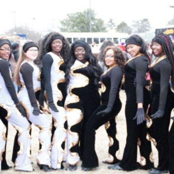 Profile Picture of Gerri Andrews (@gerriandrews) on Poshmark