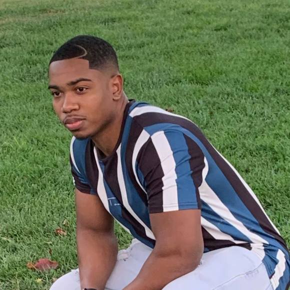 Profile Picture of Jeffrey Bryant (@jeffjr203) on Poshmark