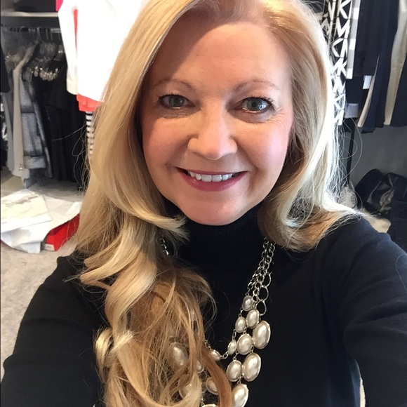 Profile Picture of Laura Emmenegger (@laurakaymarie) on Poshmark