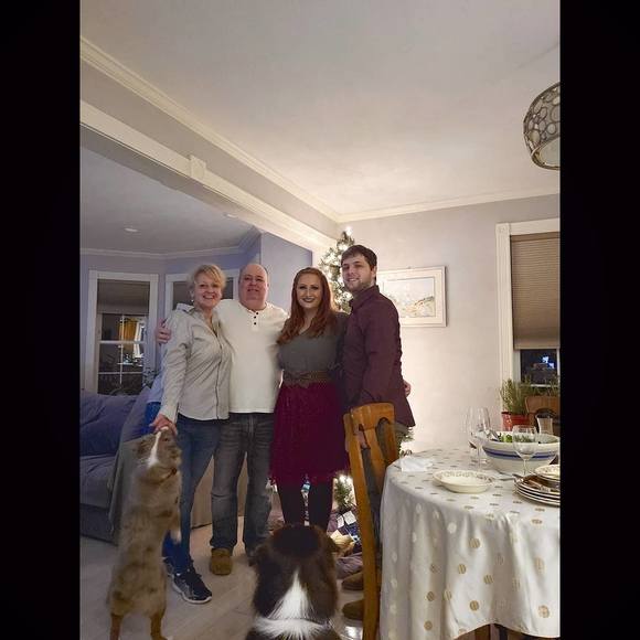 Profile Picture of Lisa Indish (@lisaindish) on Poshmark