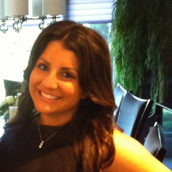 Profile Picture of Brittany Cirrone (@brittanyylynn) on Poshmark