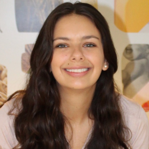 Profile Picture of Hannah Murray (@hmurray424) on Poshmark