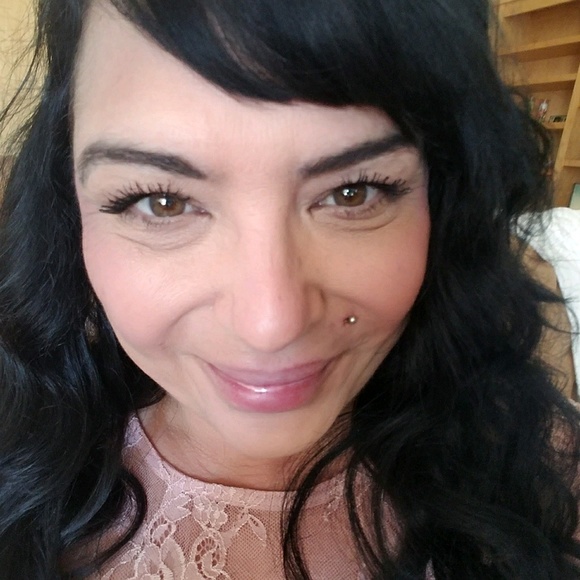 Profile Picture of Marianne Medeiros roberts (@norcal_mare) on Poshmark