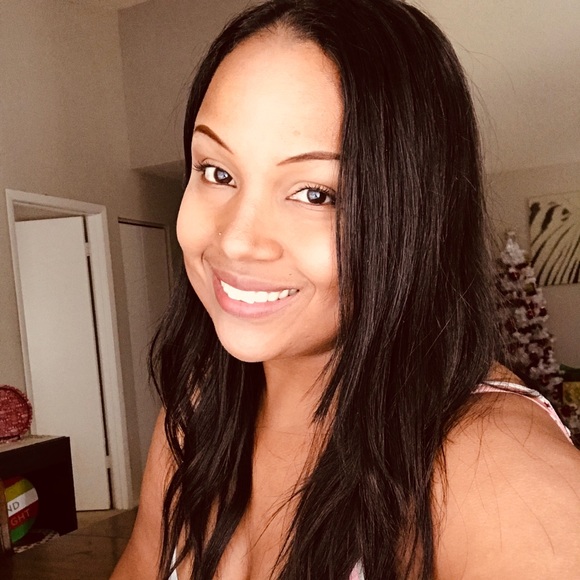Profile Picture of Sarah Mccutchen (@mcglitz) on Poshmark