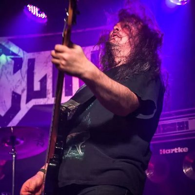 Profile Picture of Stephen Farquhar (@carlsbrobass) on Twitter