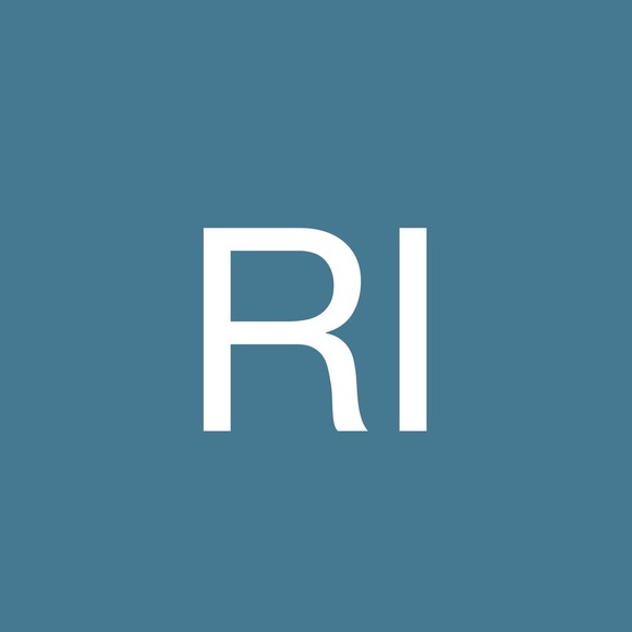 Profile Picture of Robert Issagholian (@rissagholian) on Poshmark