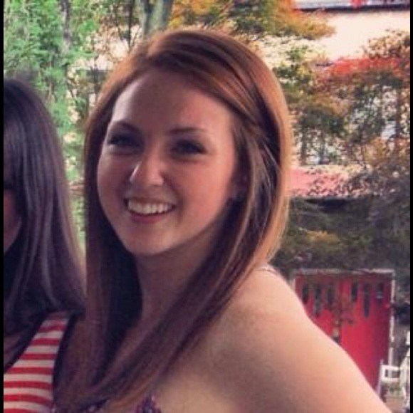 Profile Picture of Julia Joyce (@jmj92092) on Poshmark