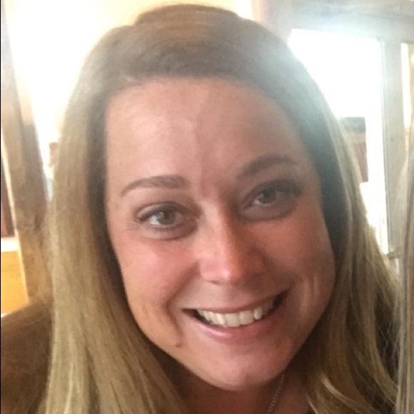 Profile Picture of Amy Riethmeier (@ariethme) on Poshmark