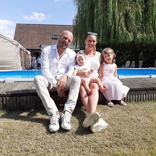 Profile Picture of Sara James Deconinck Boone (@sara.arasje) on Facebook