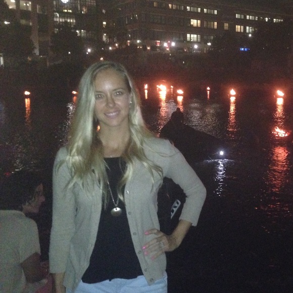 Profile Picture of Gretchen Chitko (@gretchenbusse) on Poshmark