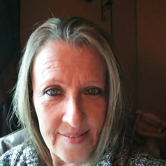 Profile Picture of Lisa Simpson (@lisagsimpson40) on Poshmark